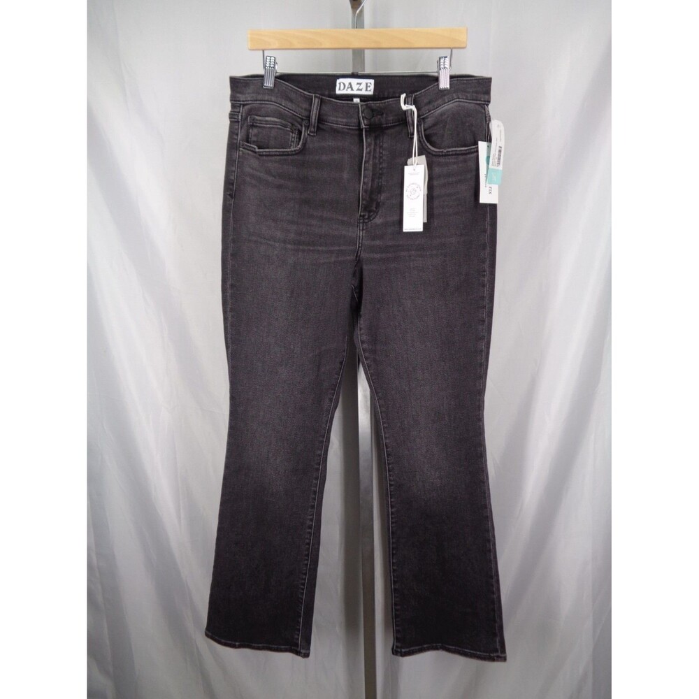Daze Blossom High Rise Flare Jeans Black Denim Tag Size 32 Measured Waist 34 New